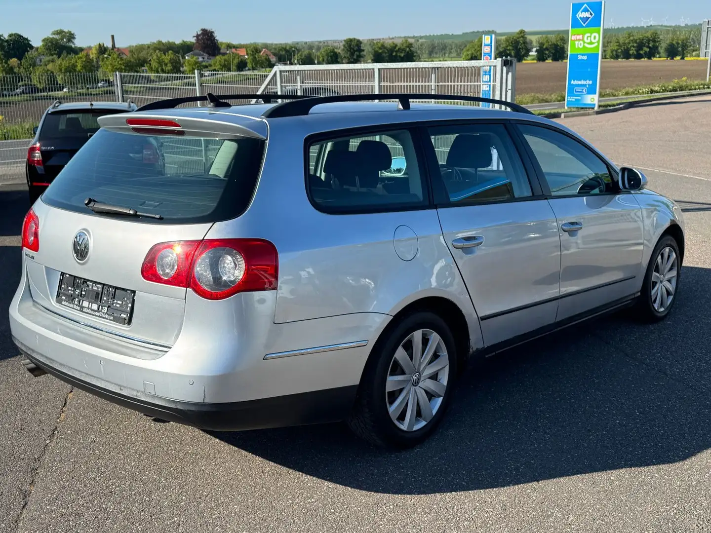 Vehicle image, number 3