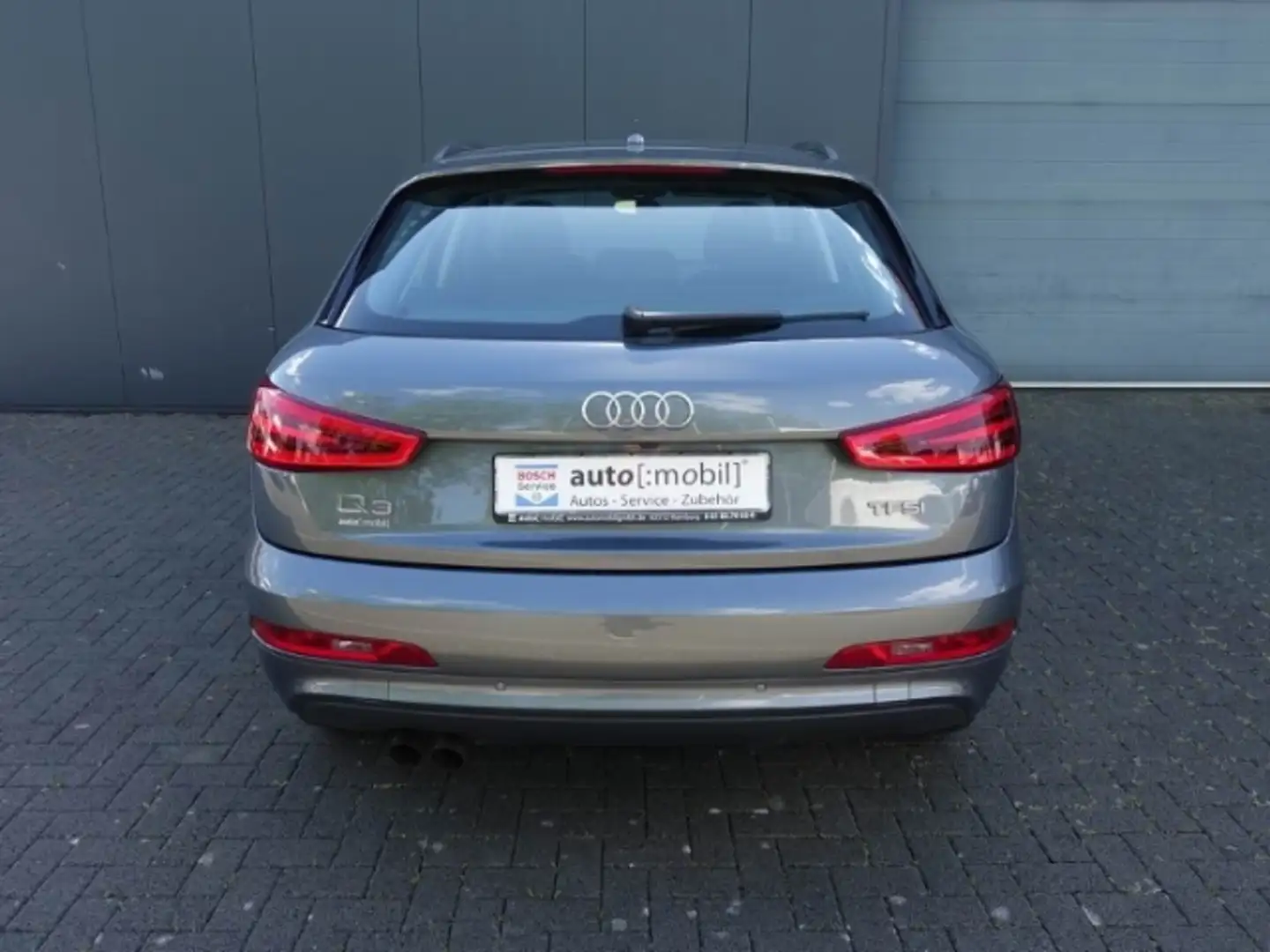 Vehicle image, number 10