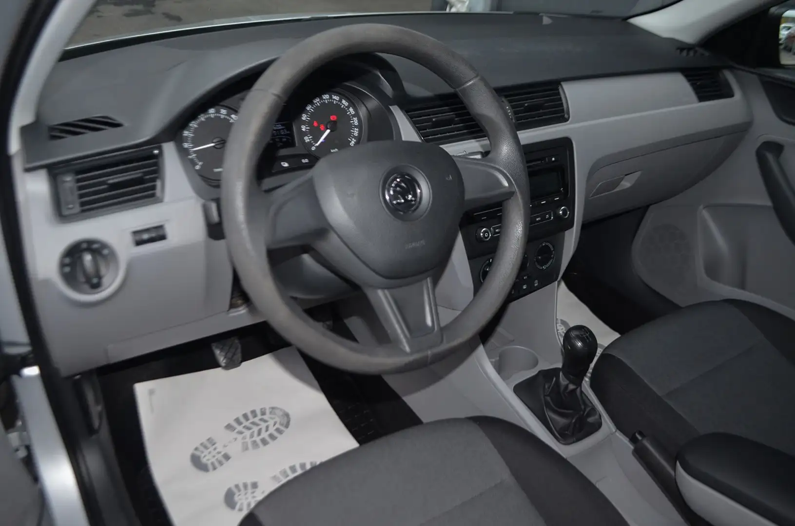 Vehicle image, number 5