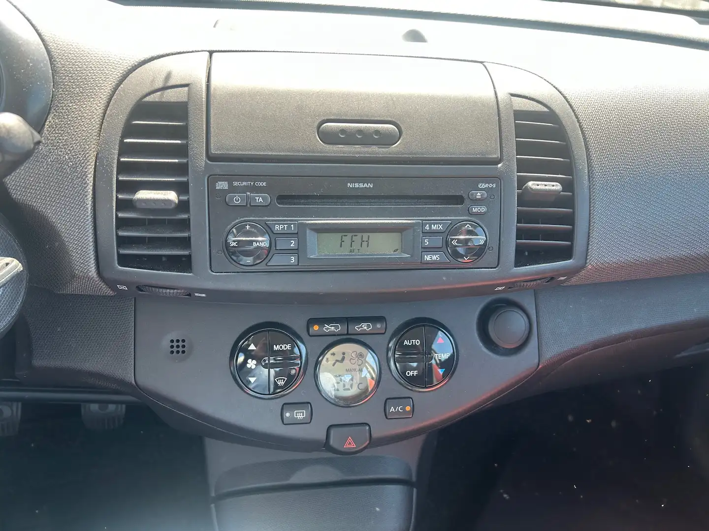 Vehicle image, number 8