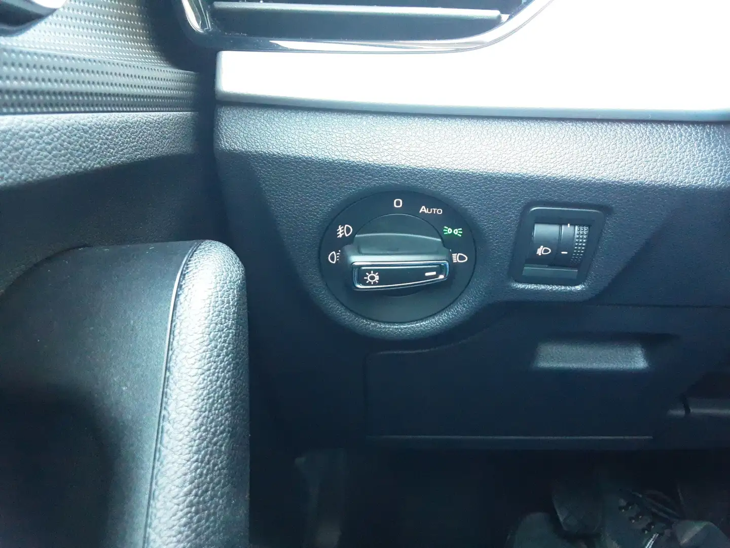 Vehicle image, number 30