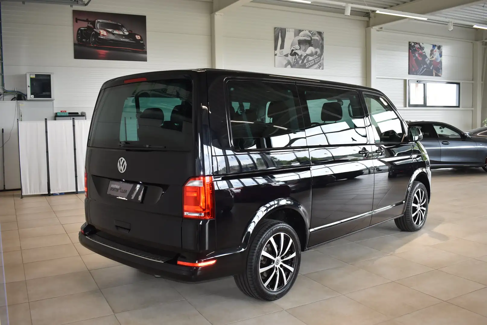 Vehicle image, number 8