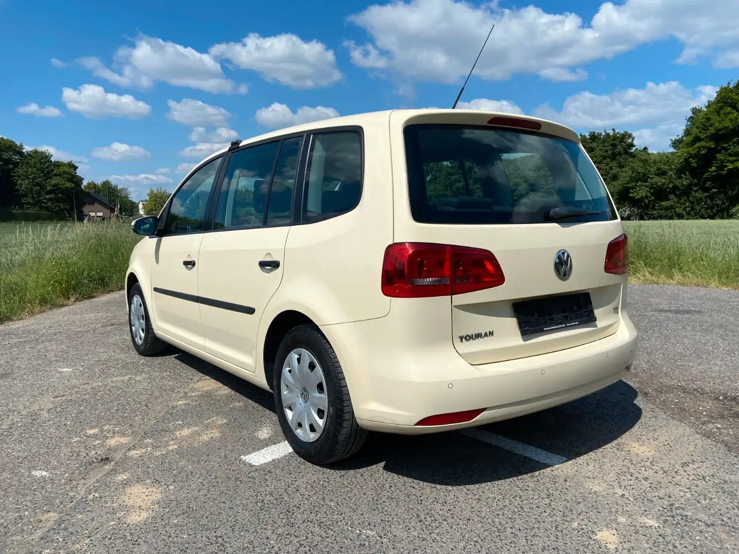 Vehicle image, number 3