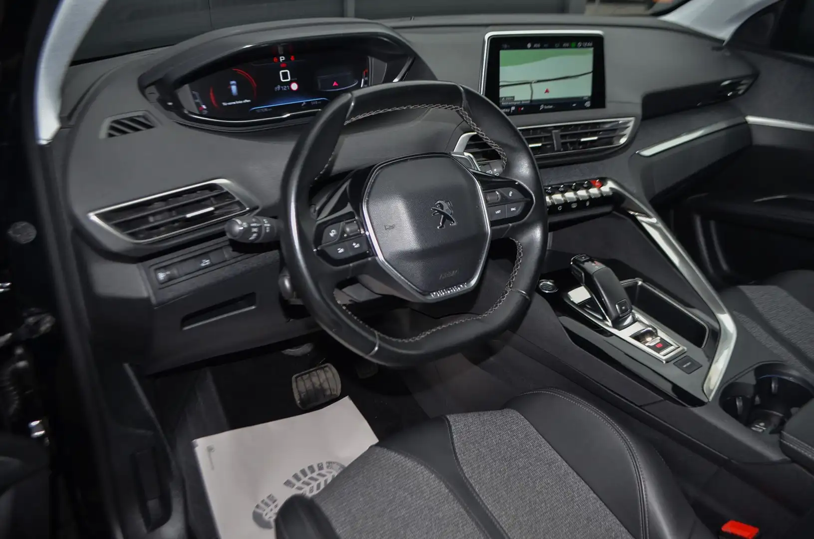 Vehicle image, number 8