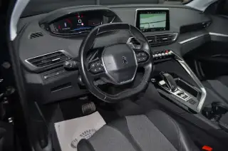 Vehicle image thumbnail, number 8