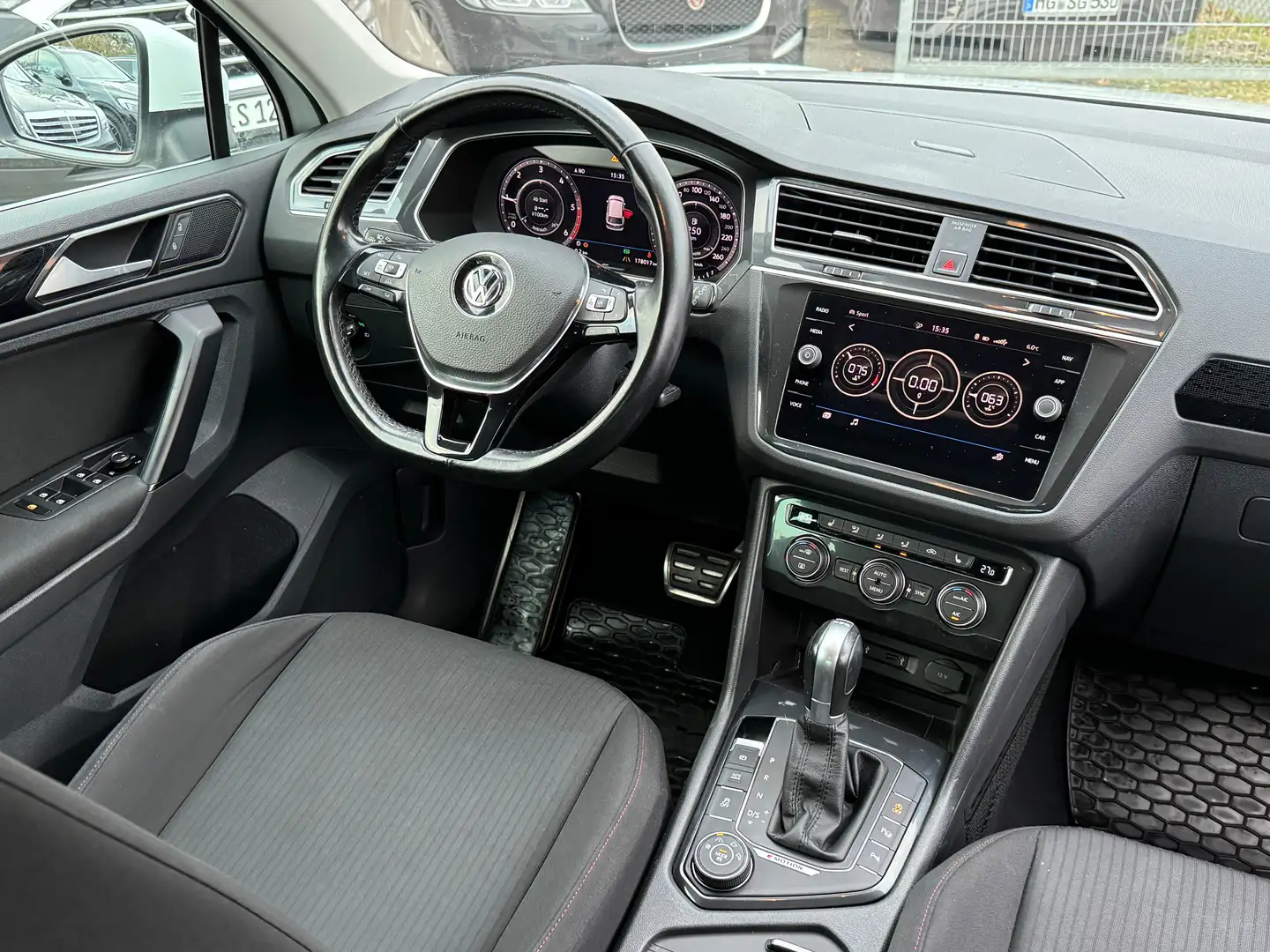 Vehicle image, number 5