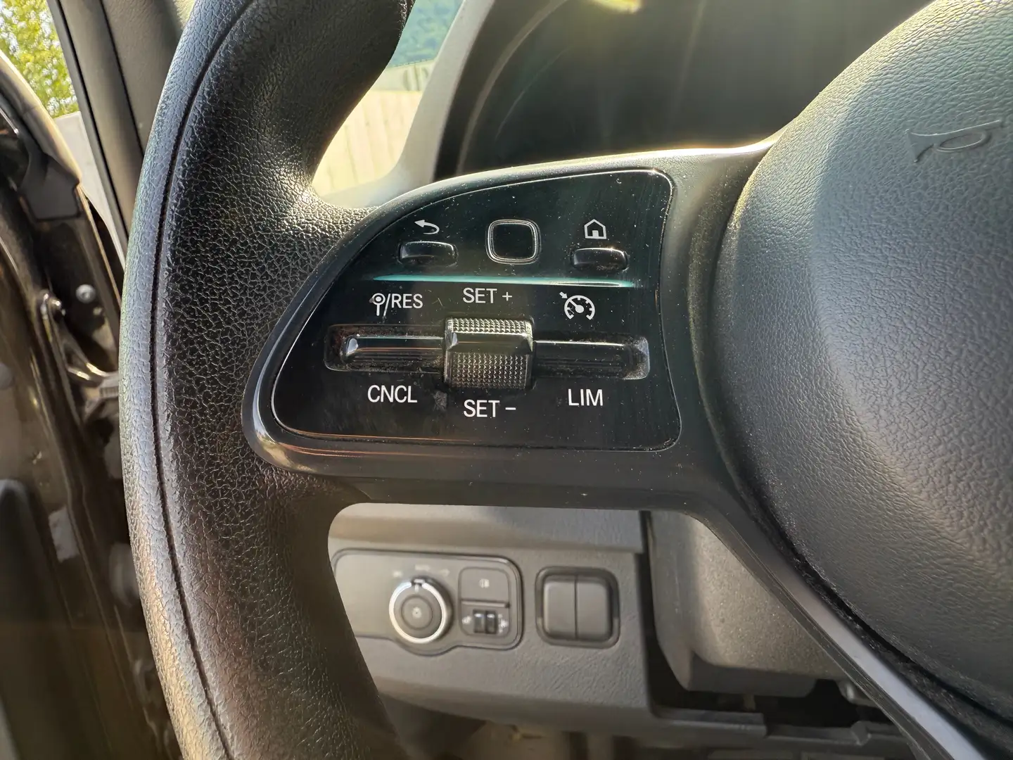 Vehicle image, number 10