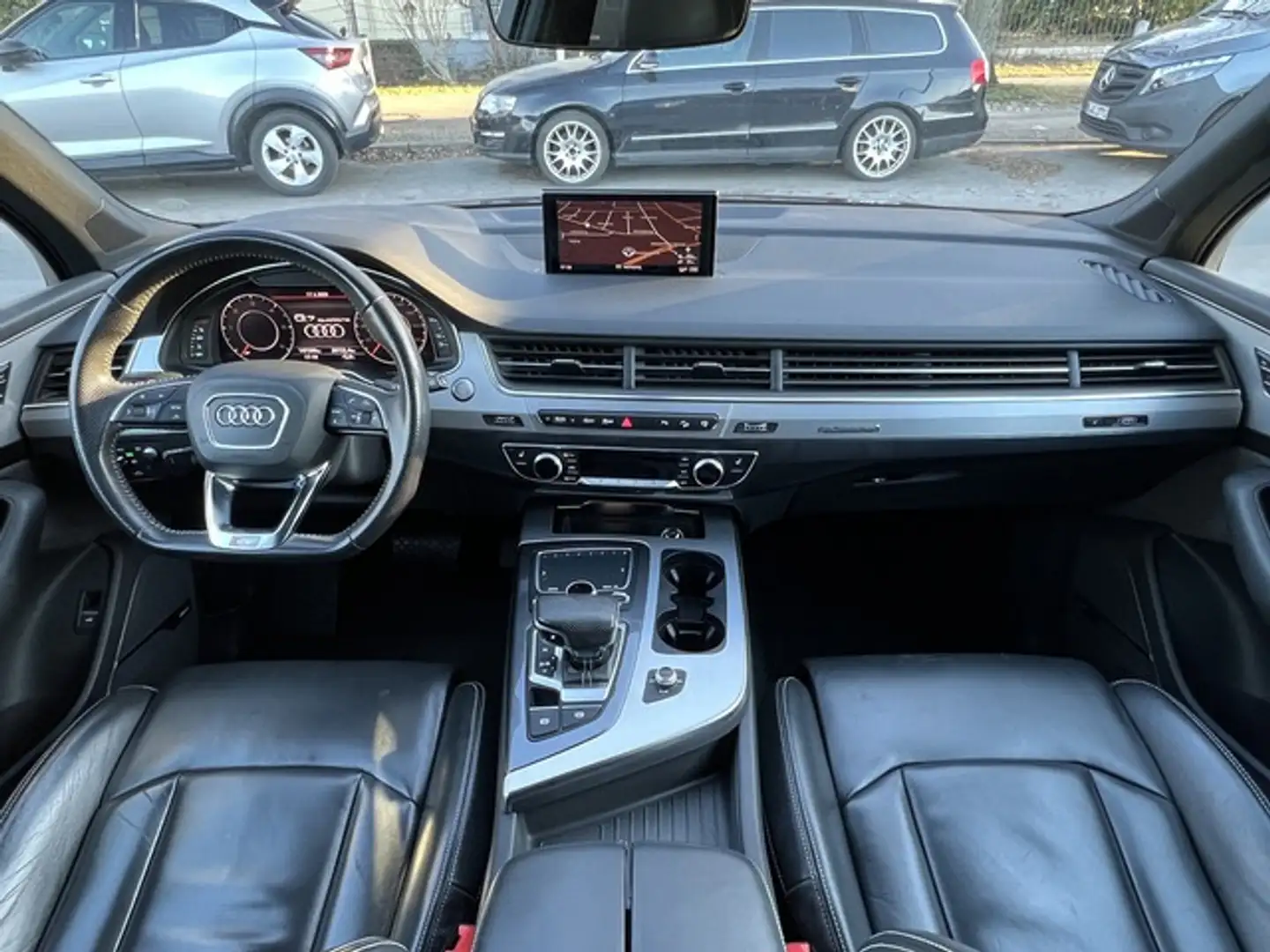 Vehicle image, number 12