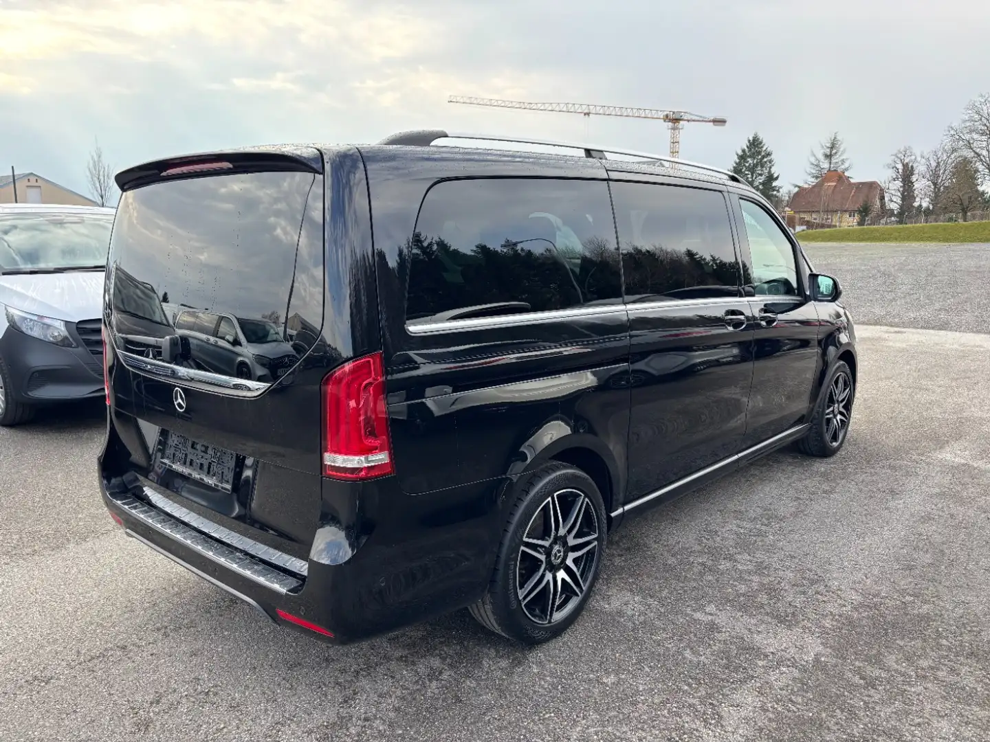 Vehicle image, number 5