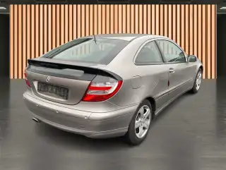 Vehicle image thumbnail, number 9