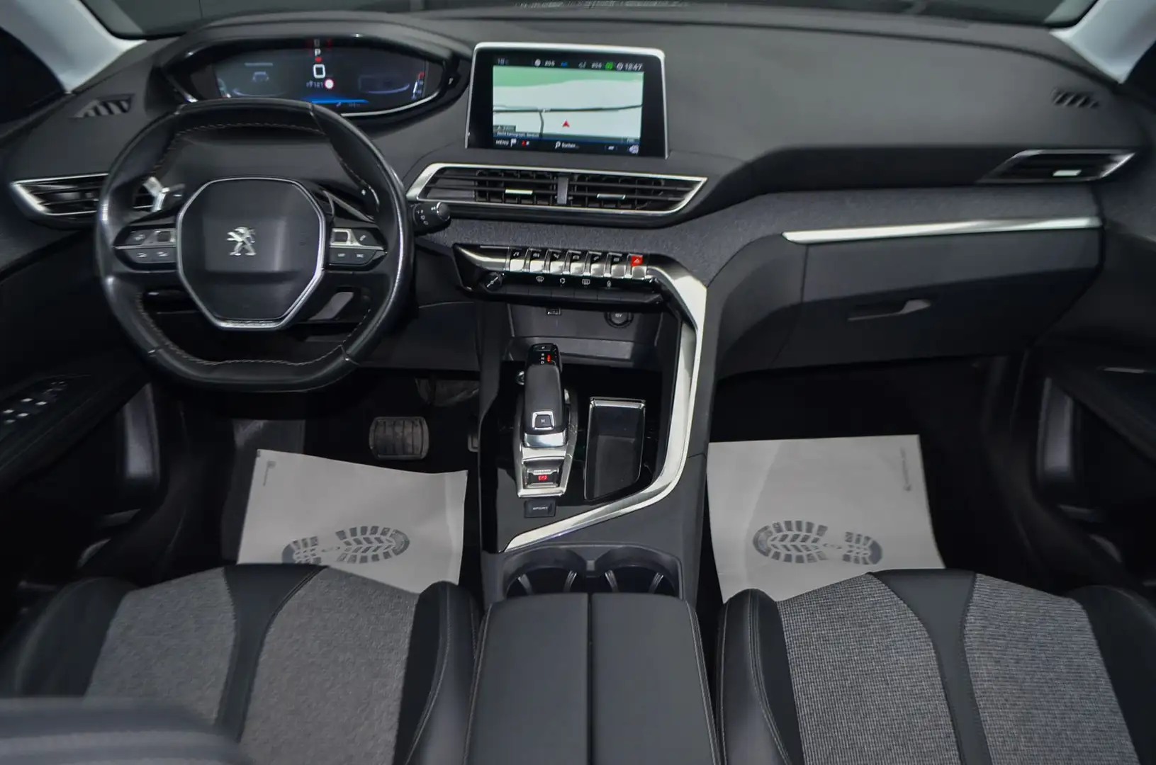 Vehicle image, number 9