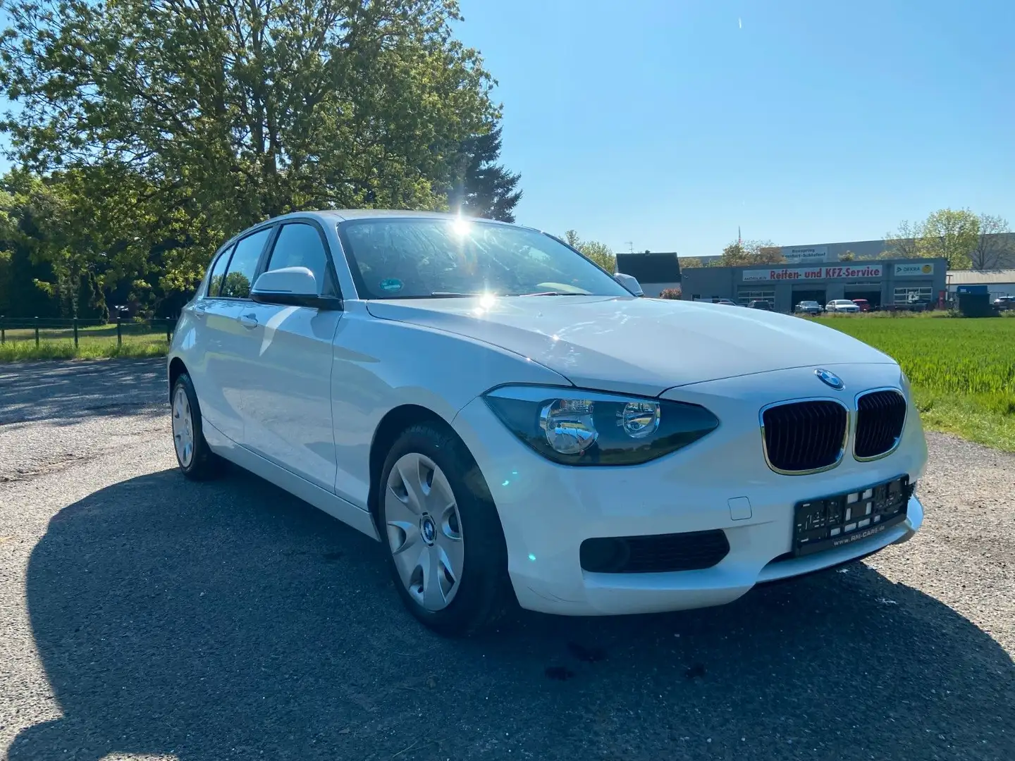 Vehicle image, number 8