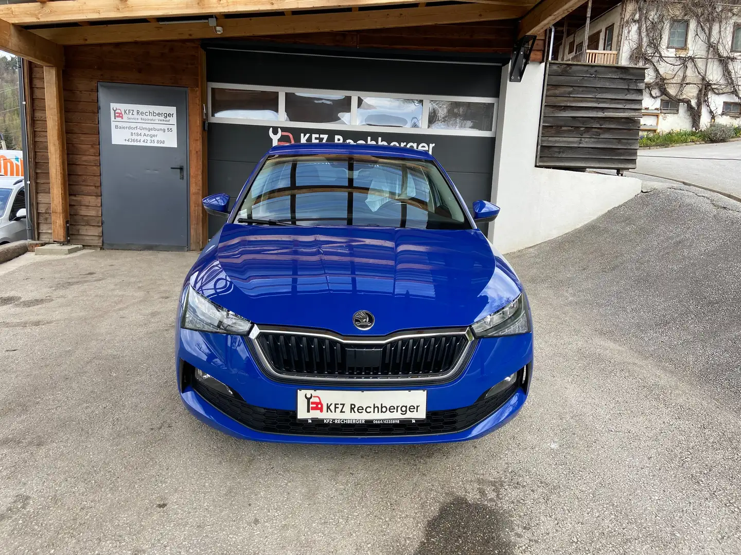 Vehicle image, number 8