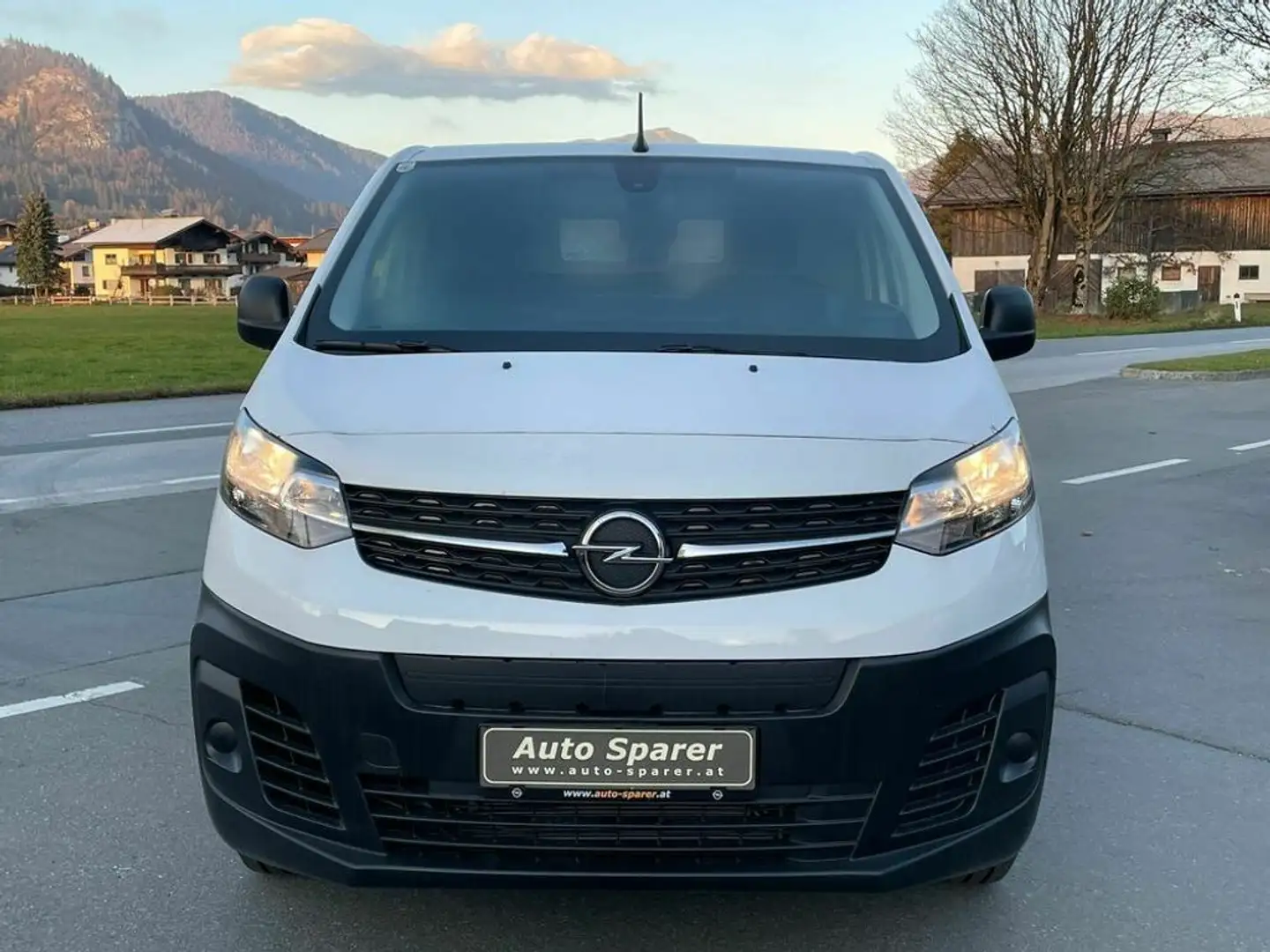 Vehicle image, number 6