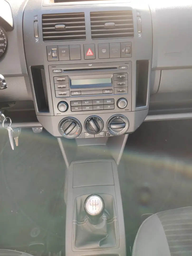 Vehicle image, number 9