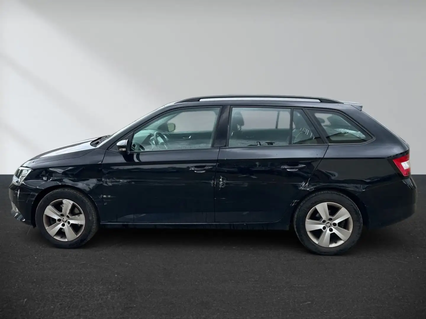 Vehicle image, number 9
