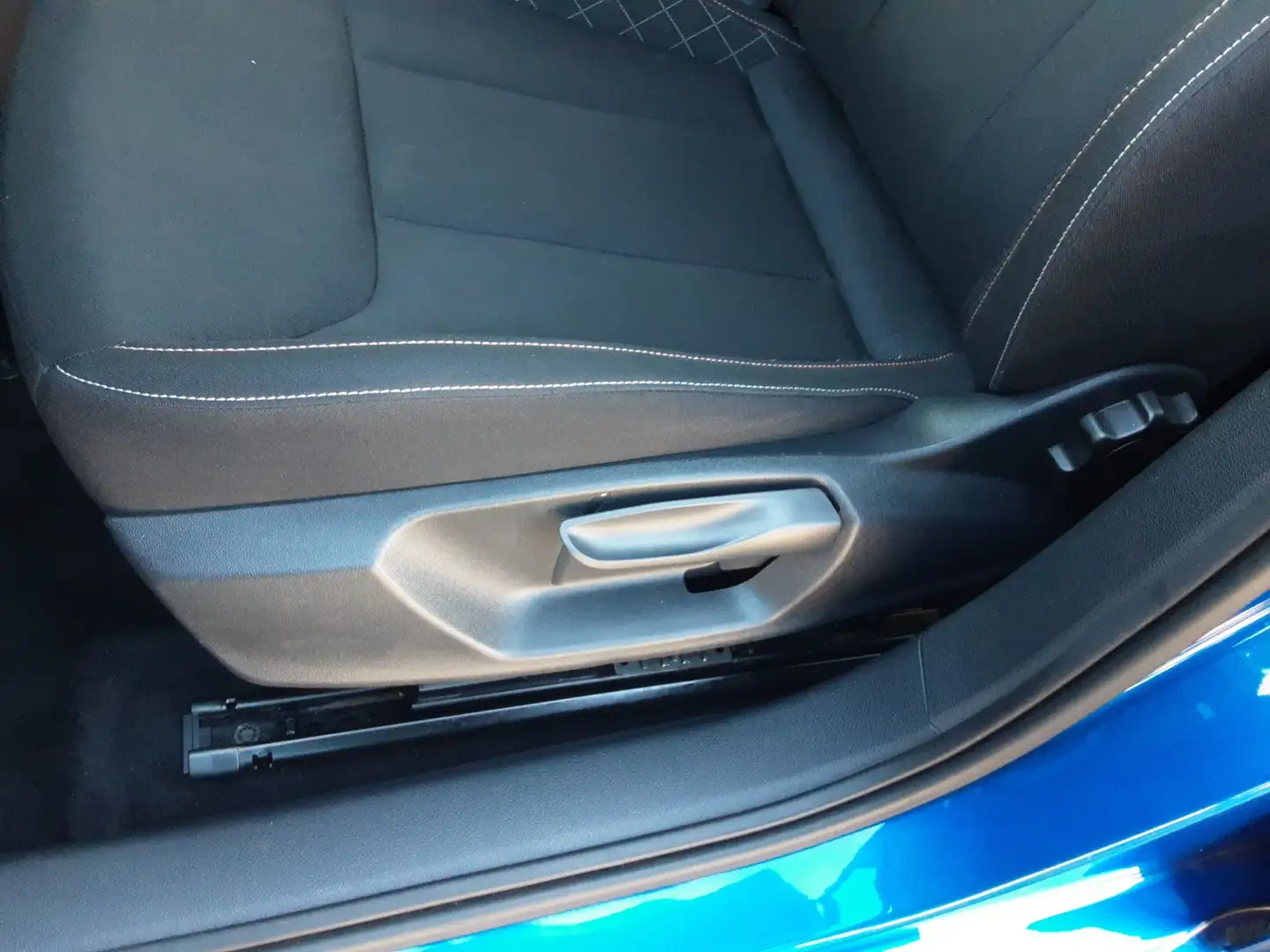 Vehicle image, number 8