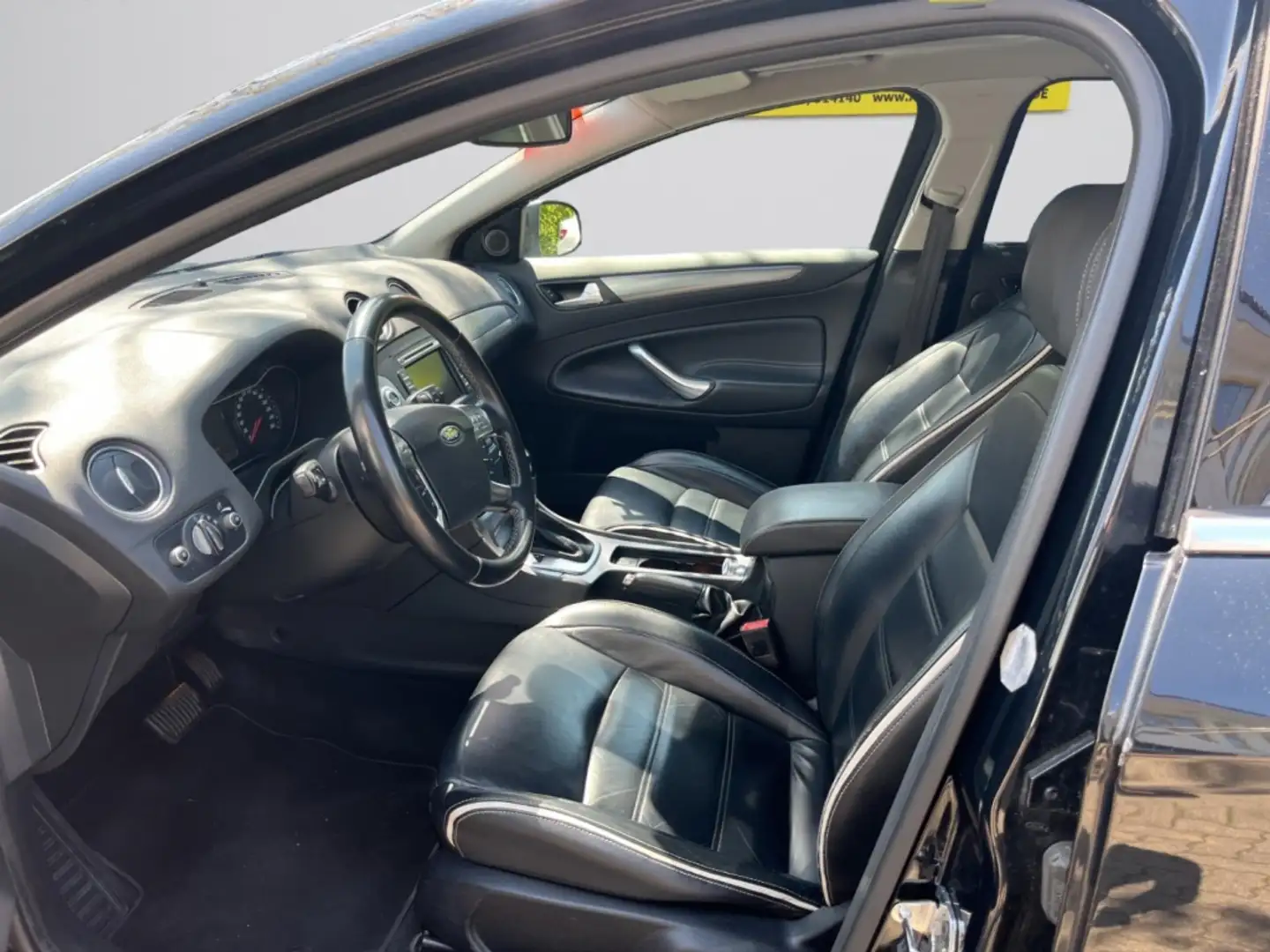 Vehicle image, number 9