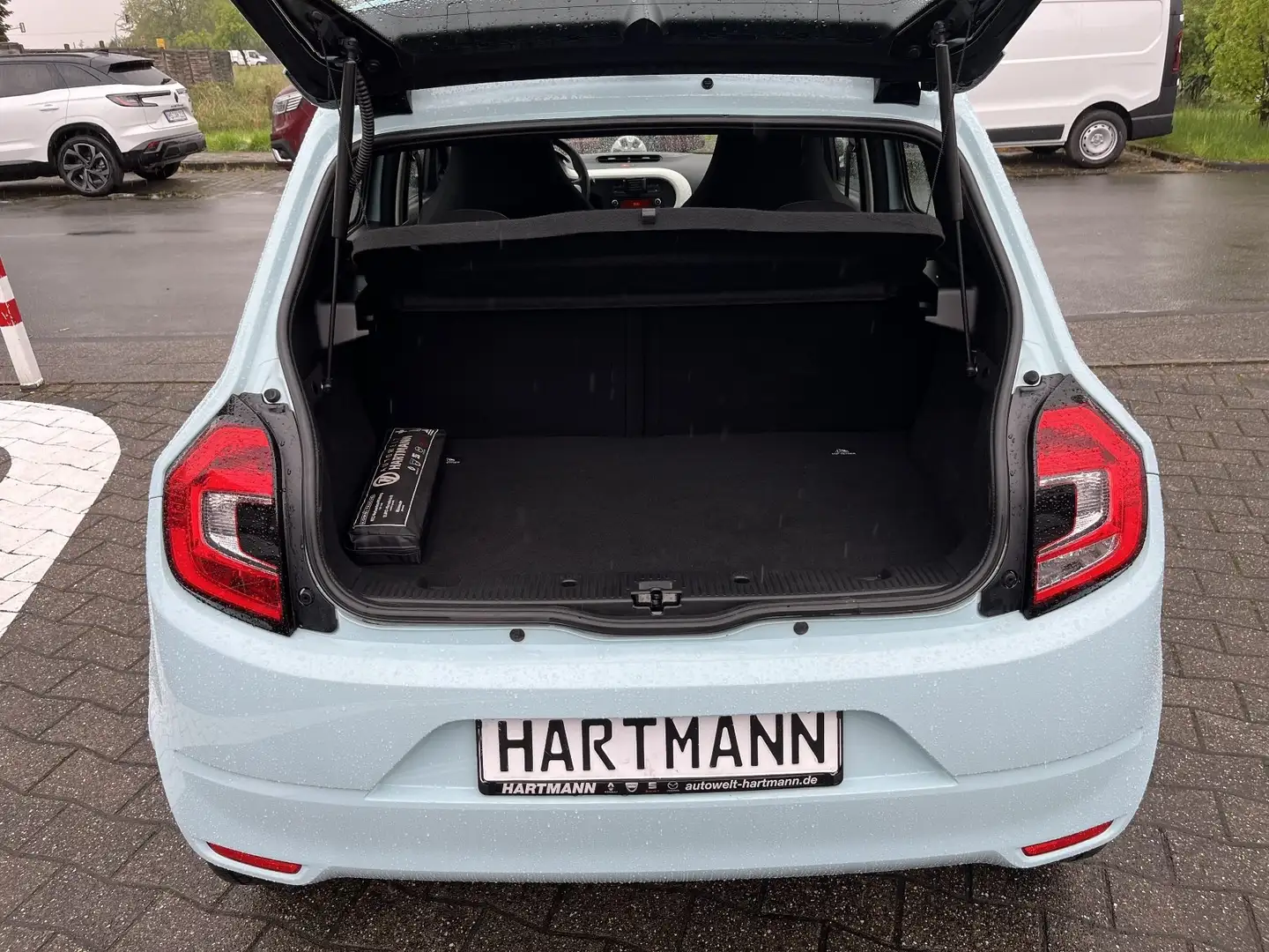 Vehicle image, number 8