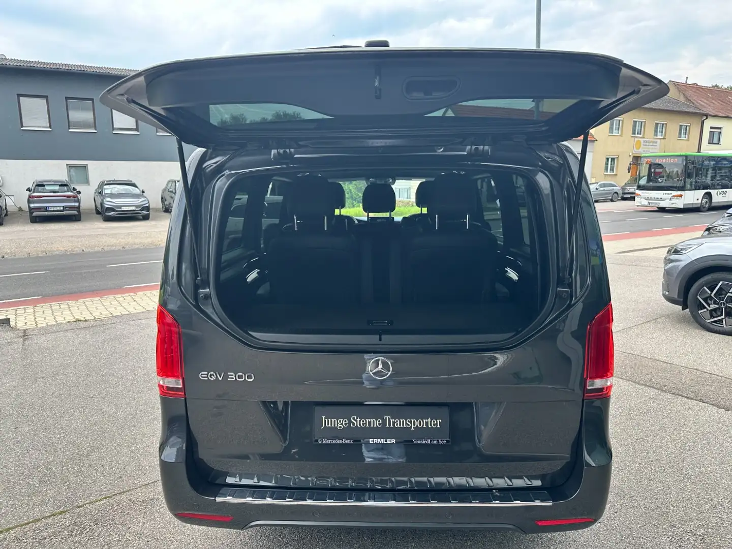 Vehicle image, number 7