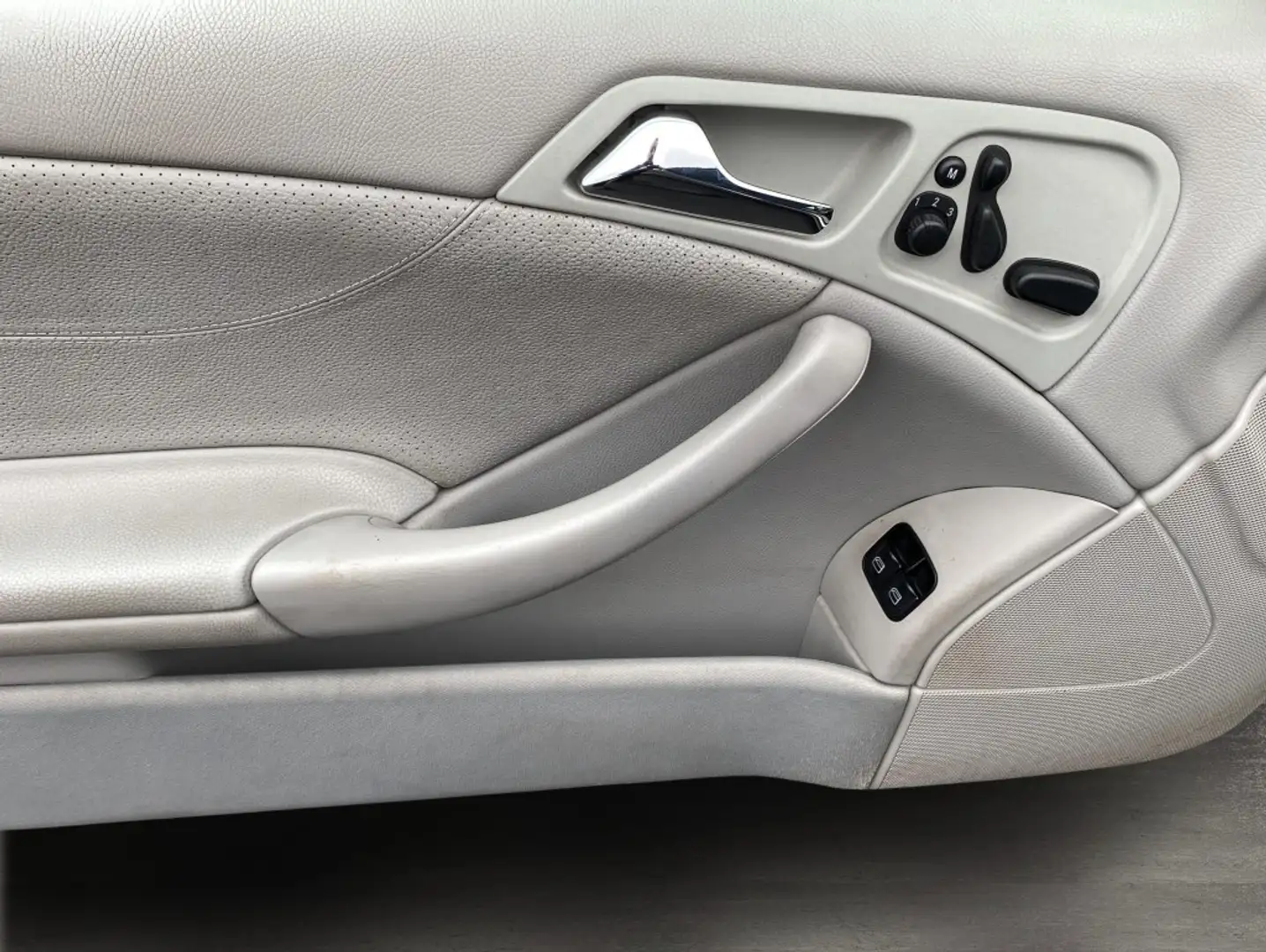 Vehicle image, number 4
