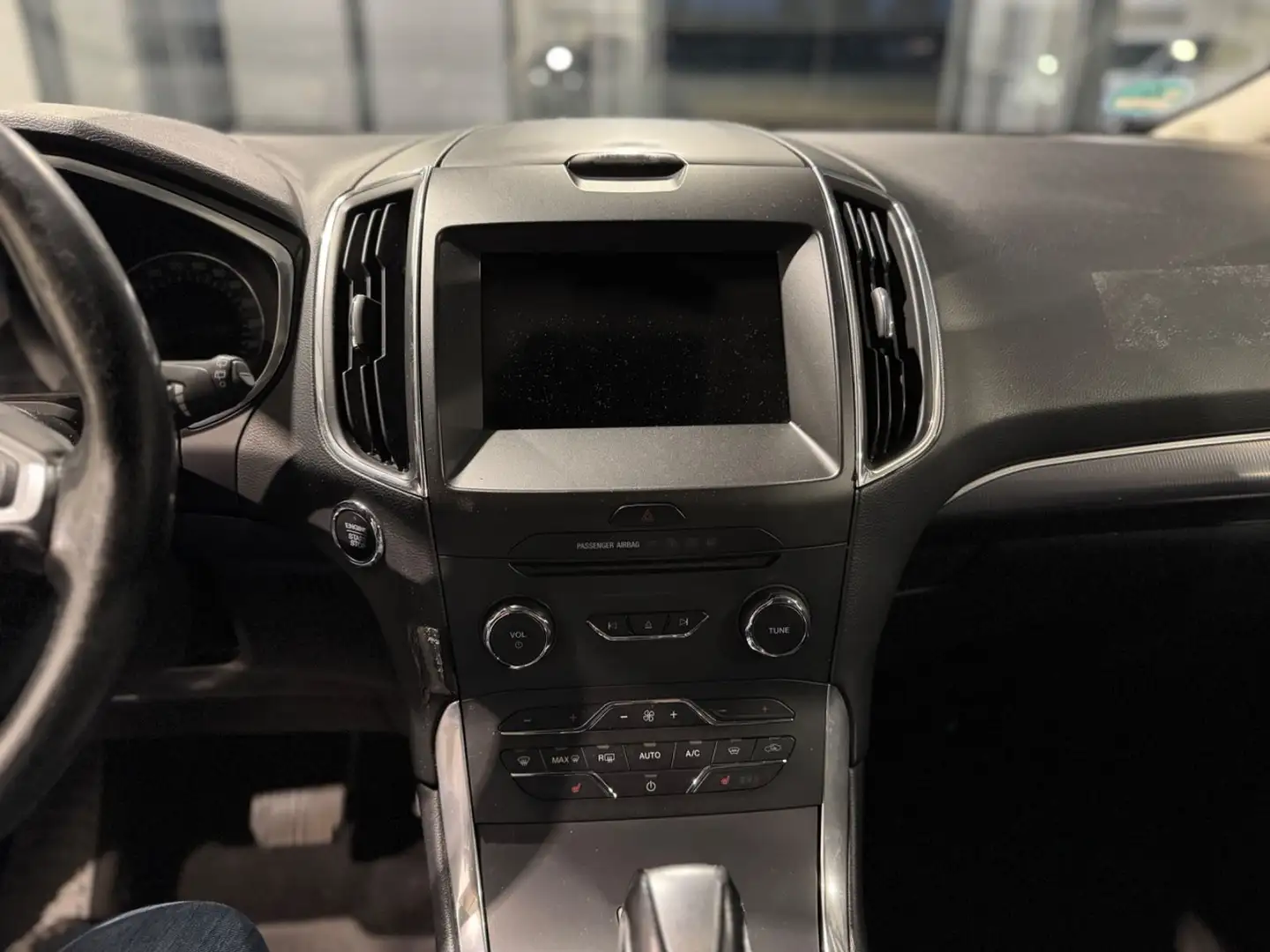 Vehicle image, number 8