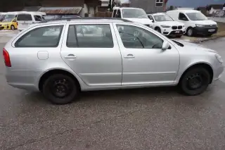 Vehicle image thumbnail, number 12
