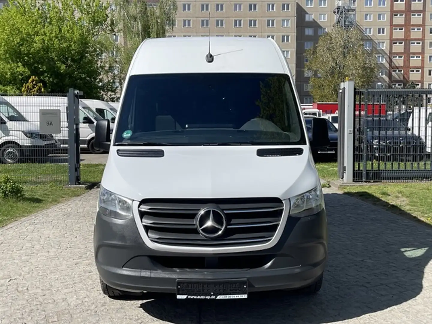 Vehicle image, number 2