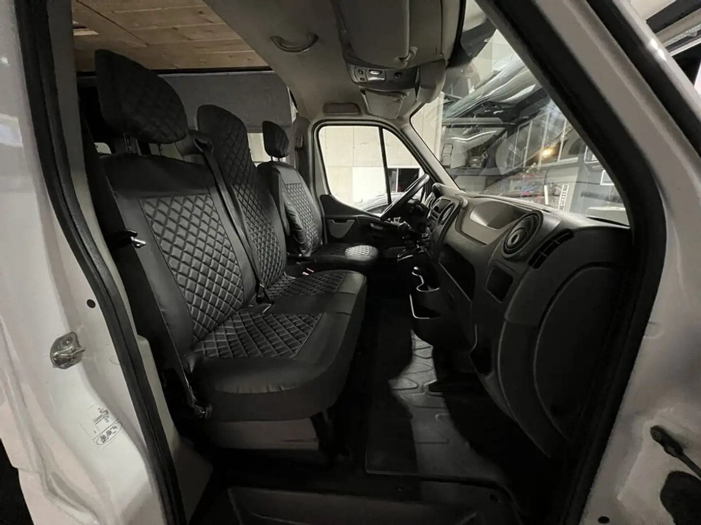 Vehicle image, number 5