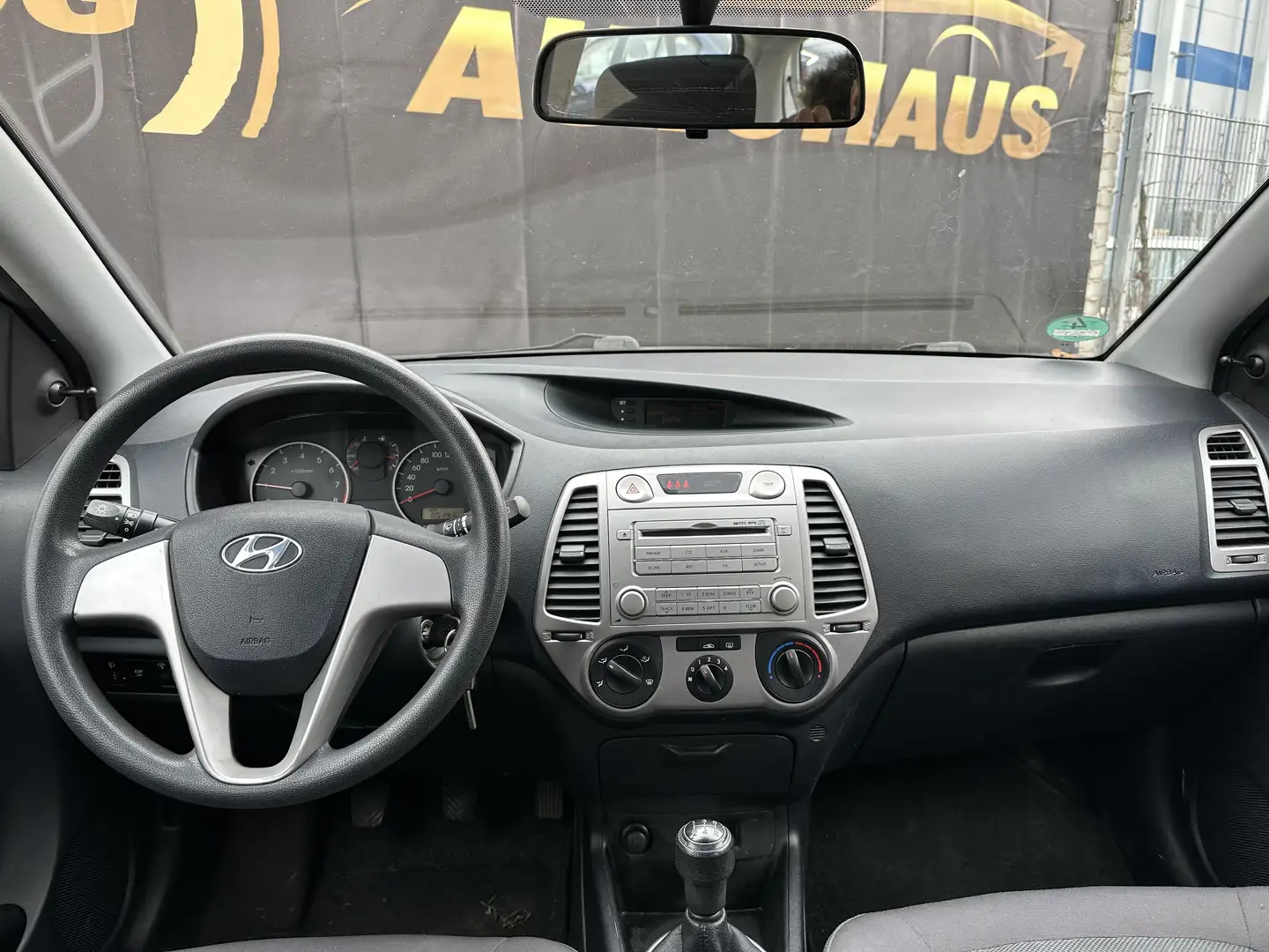 Vehicle image, number 9
