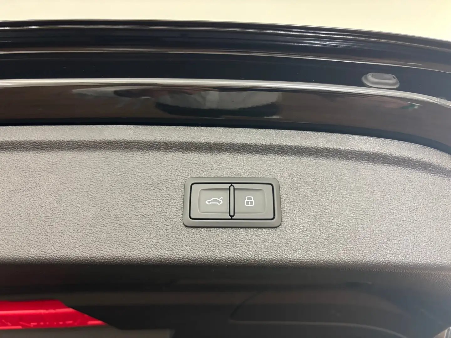 Vehicle image, number 10
