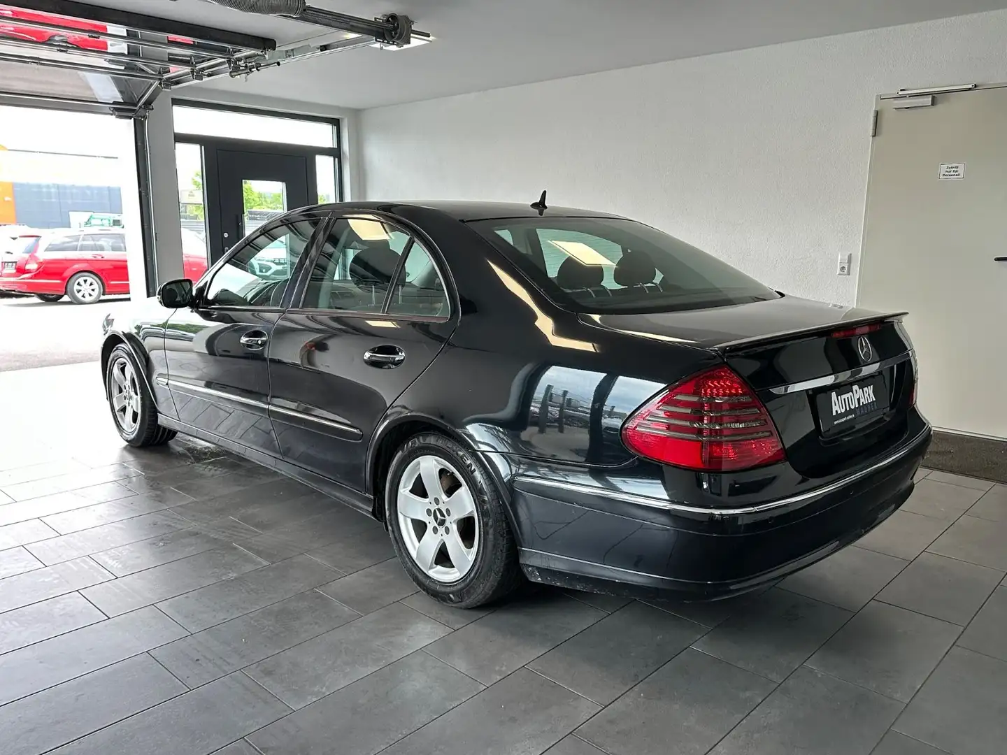 Vehicle image, number 7