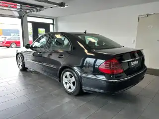 Vehicle image thumbnail, number 7