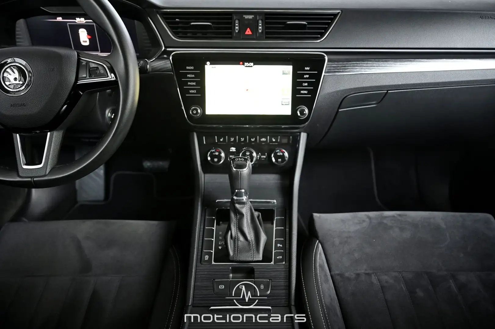 Vehicle image, number 13