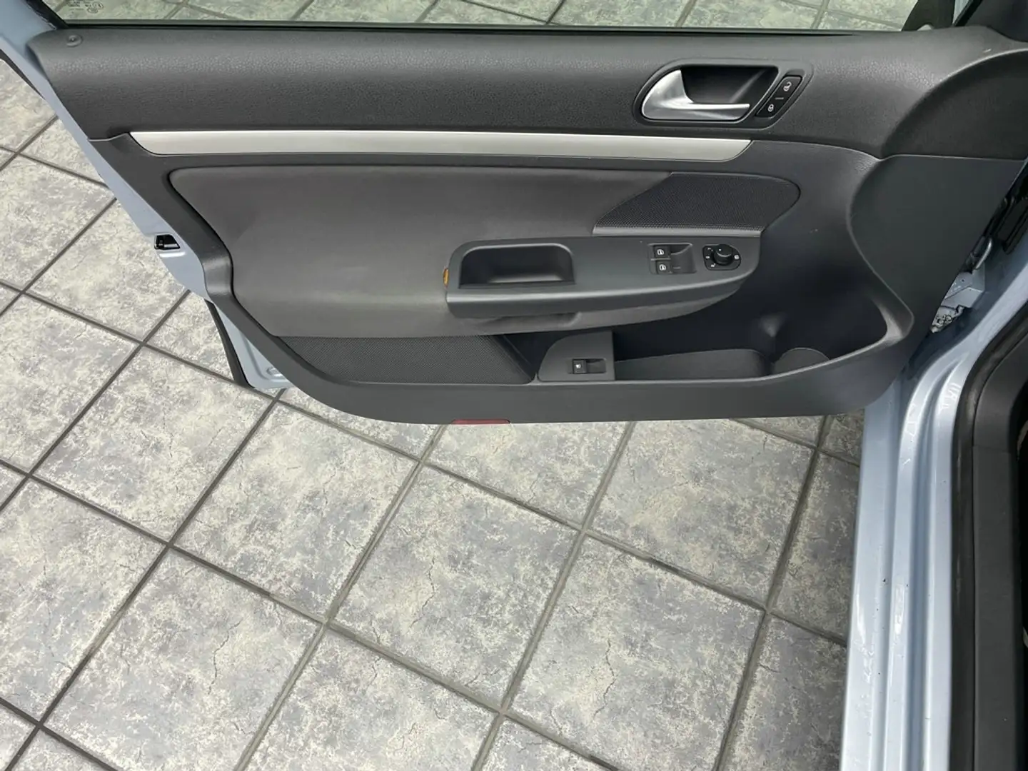 Vehicle image, number 7