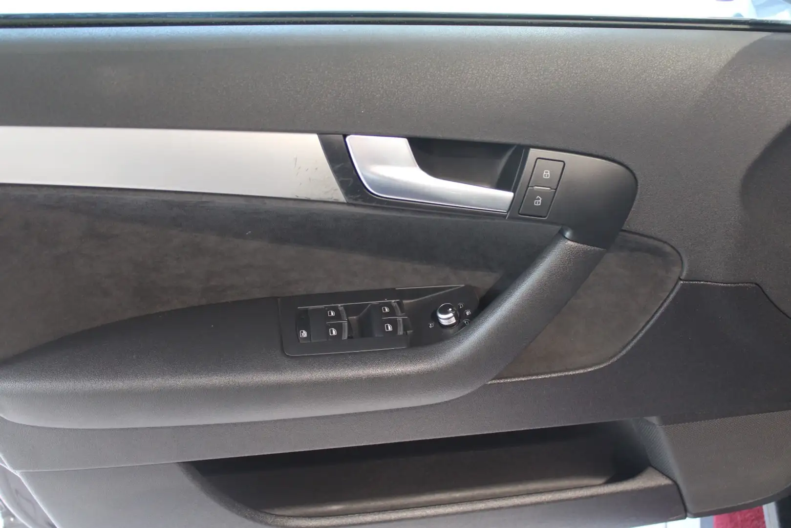 Vehicle image, number 10