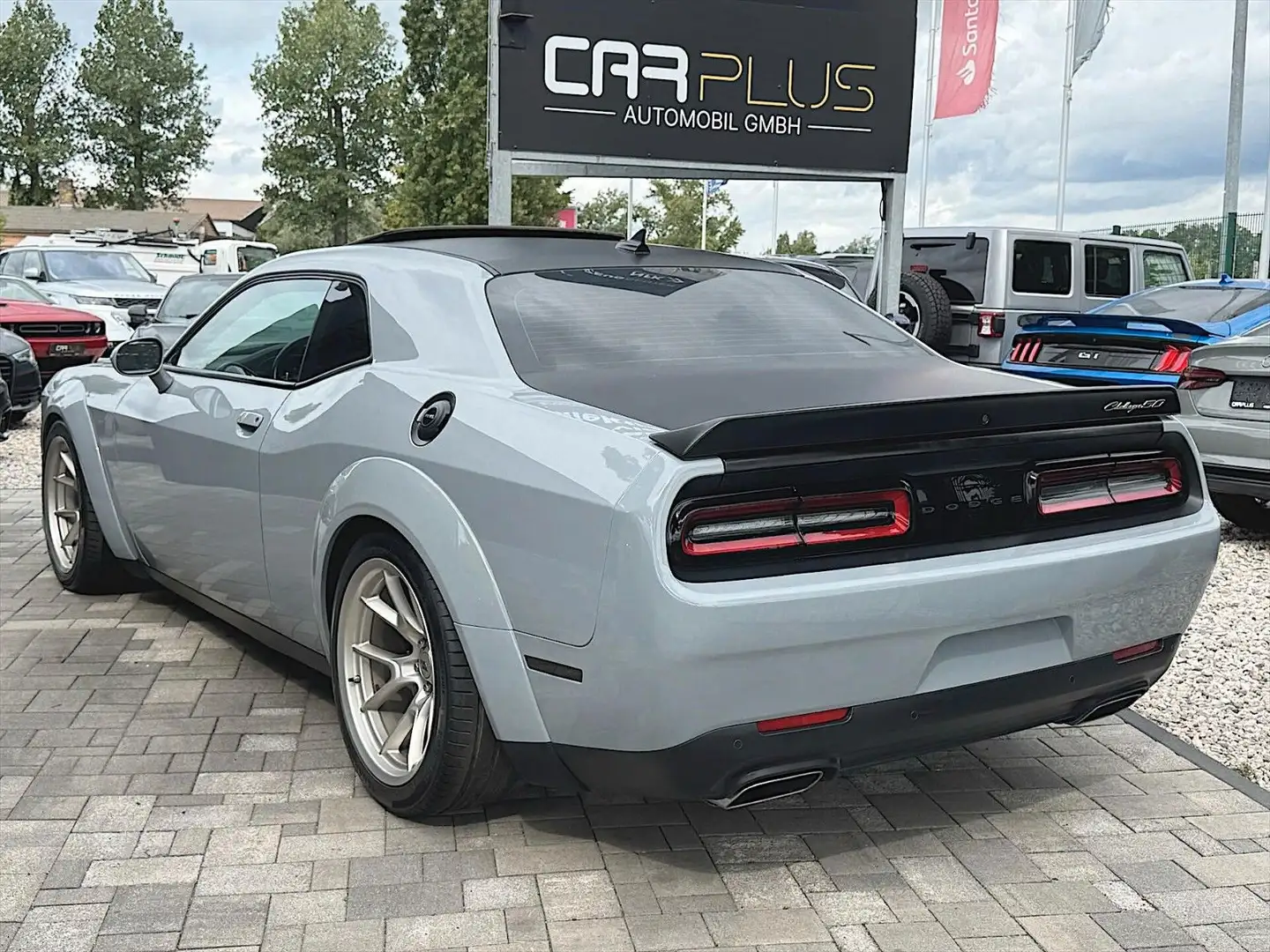 Vehicle image, number 10