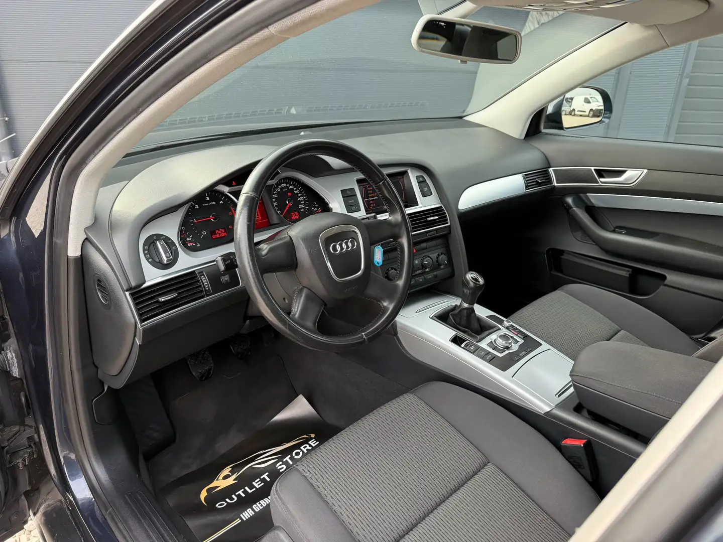 Vehicle image, number 8