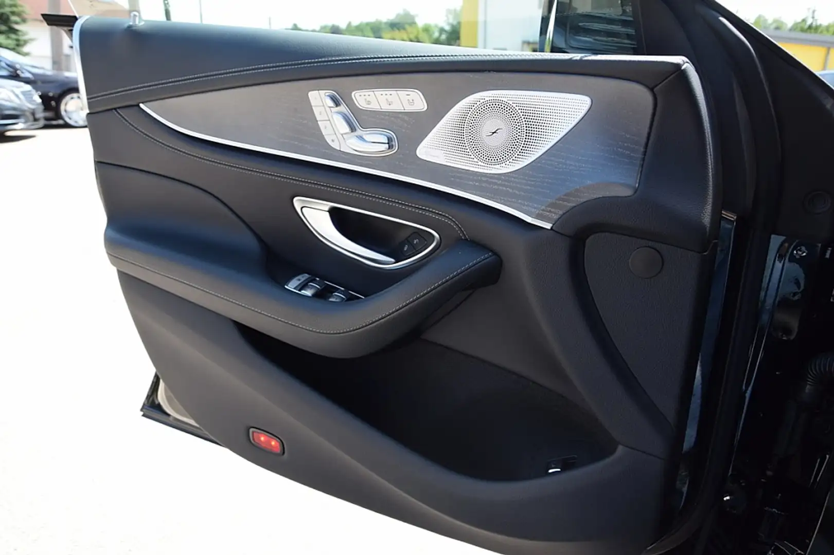 Vehicle image, number 9