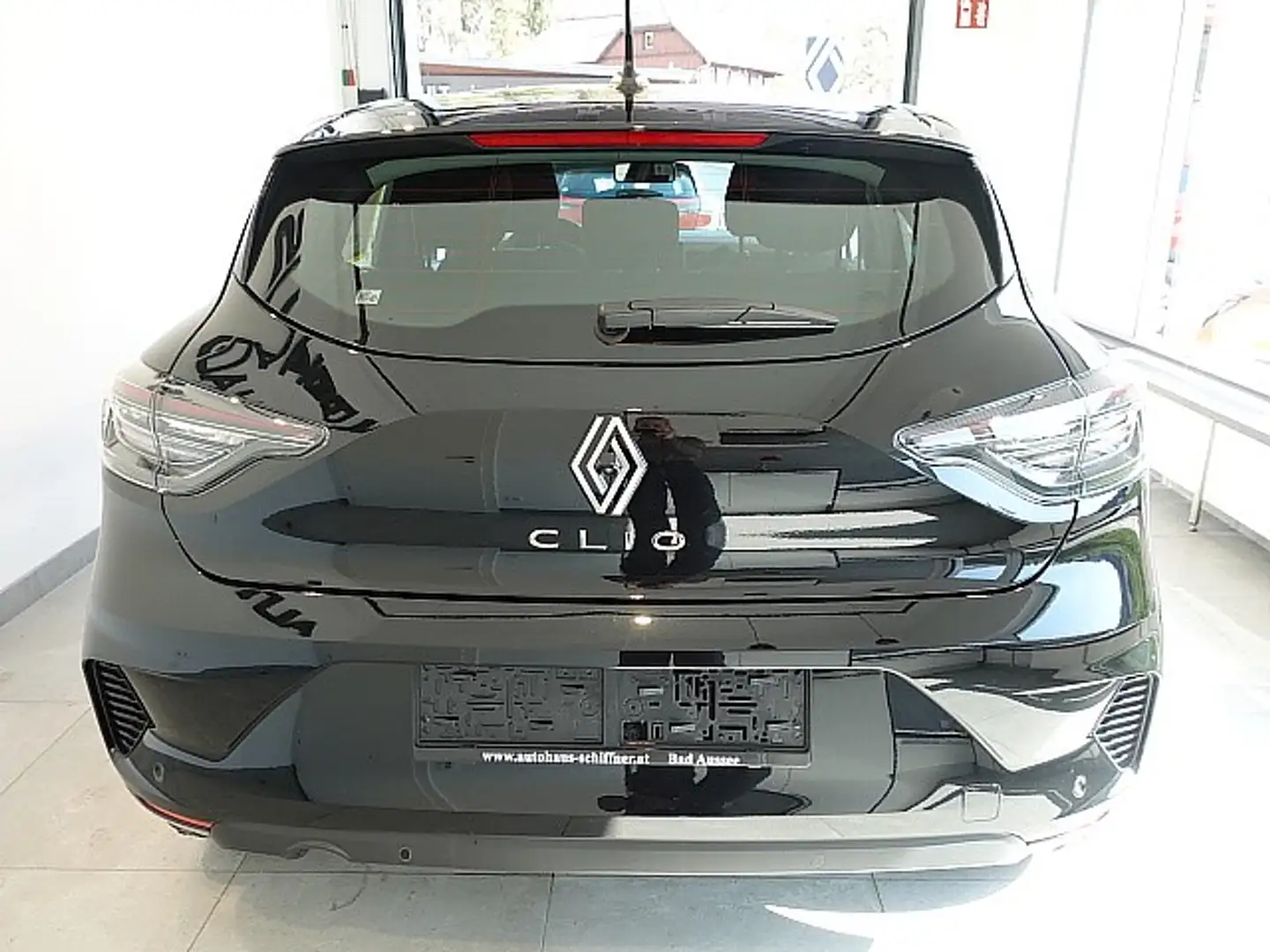 Vehicle image, number 4