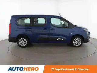 Vehicle image thumbnail, number 7