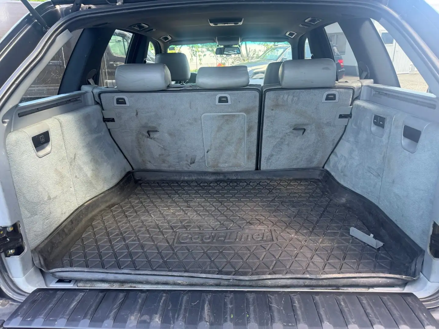 Vehicle image, number 8