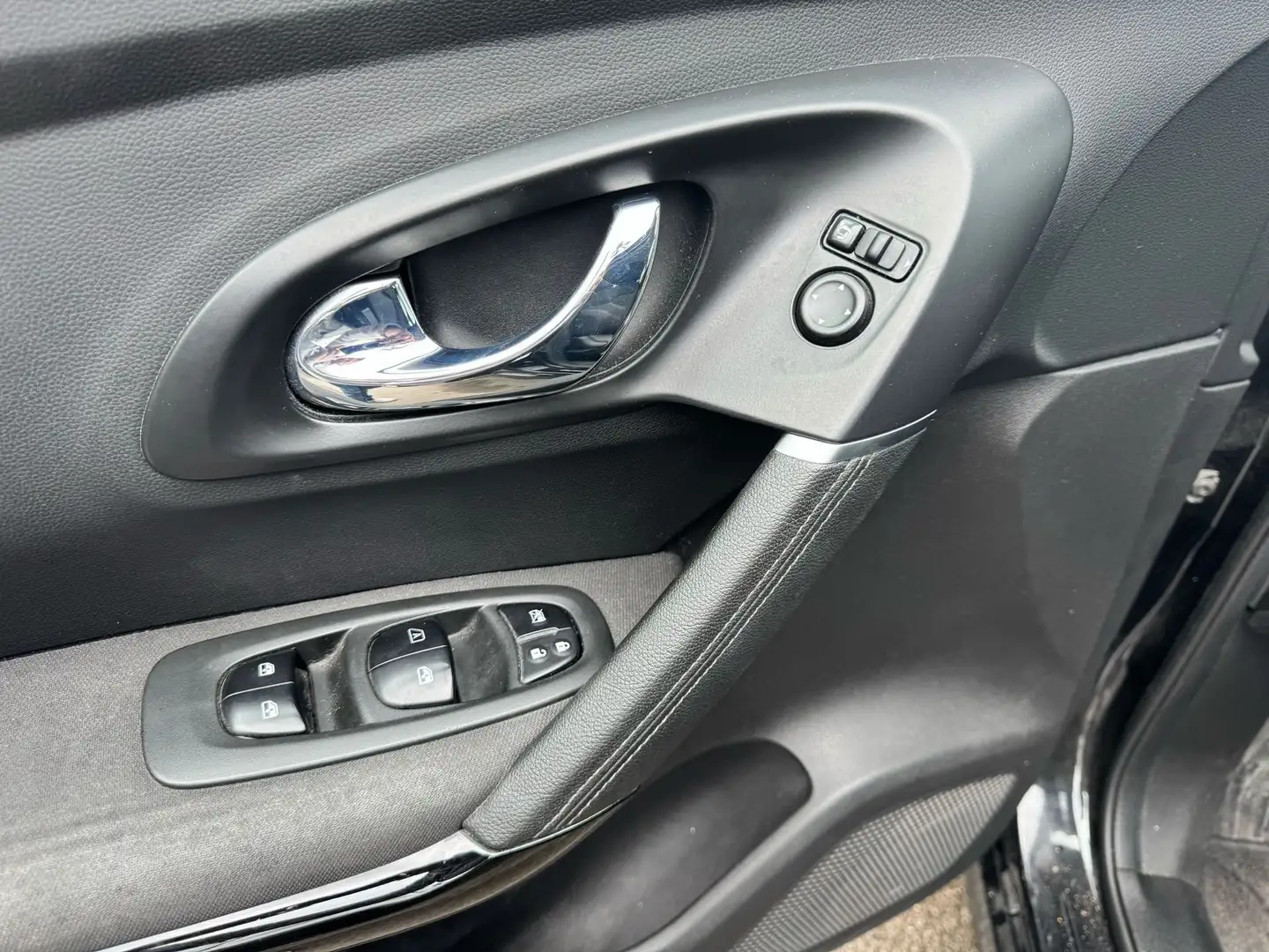 Vehicle image, number 16