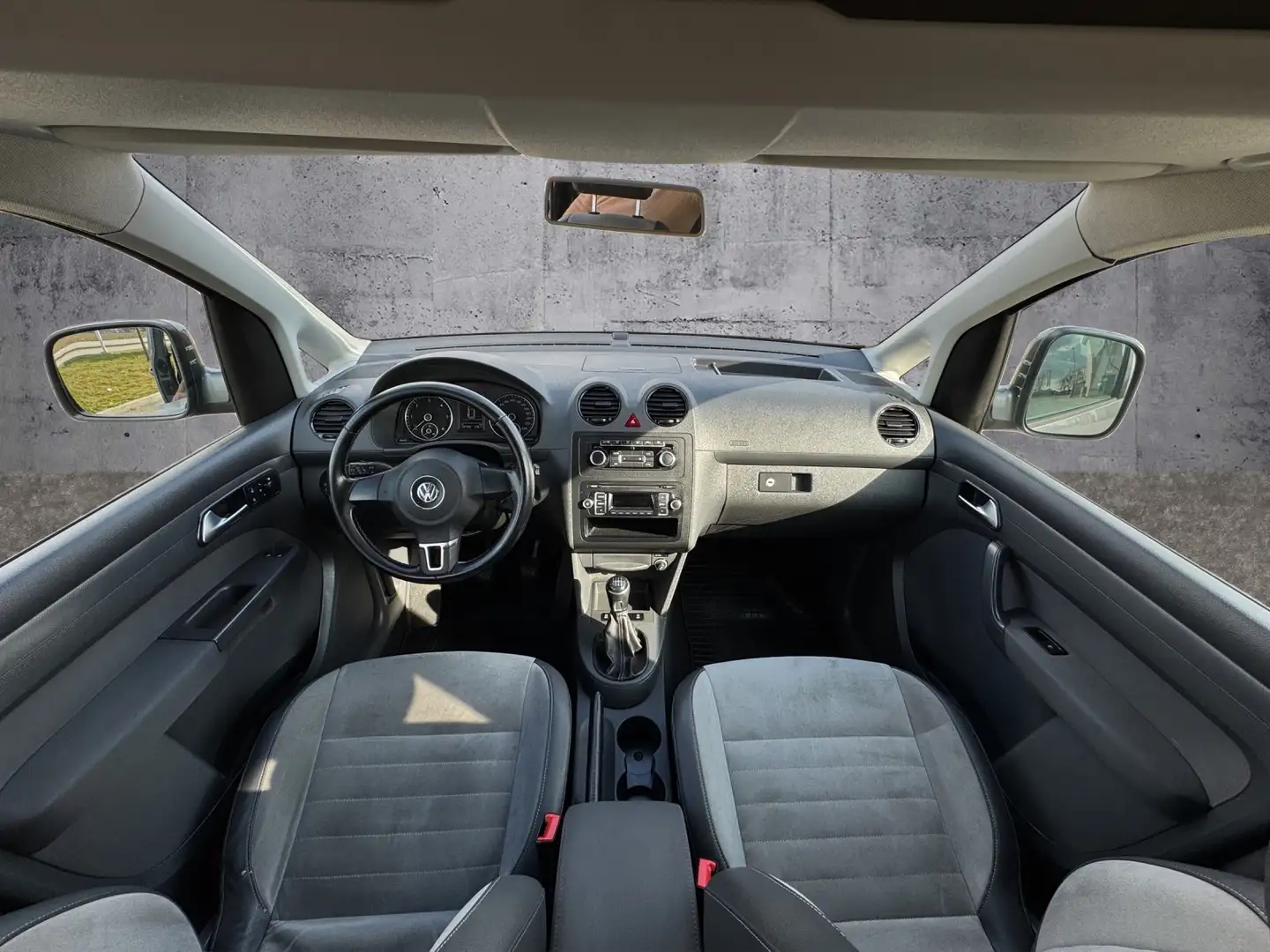 Vehicle image, number 9