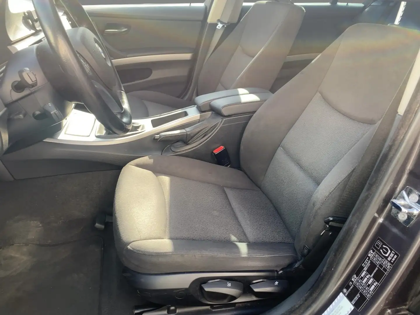 Vehicle image, number 8