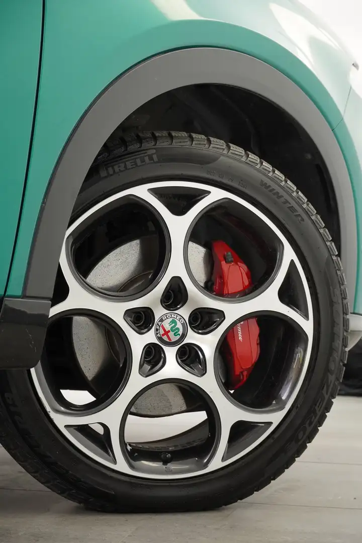 Vehicle image, number 9