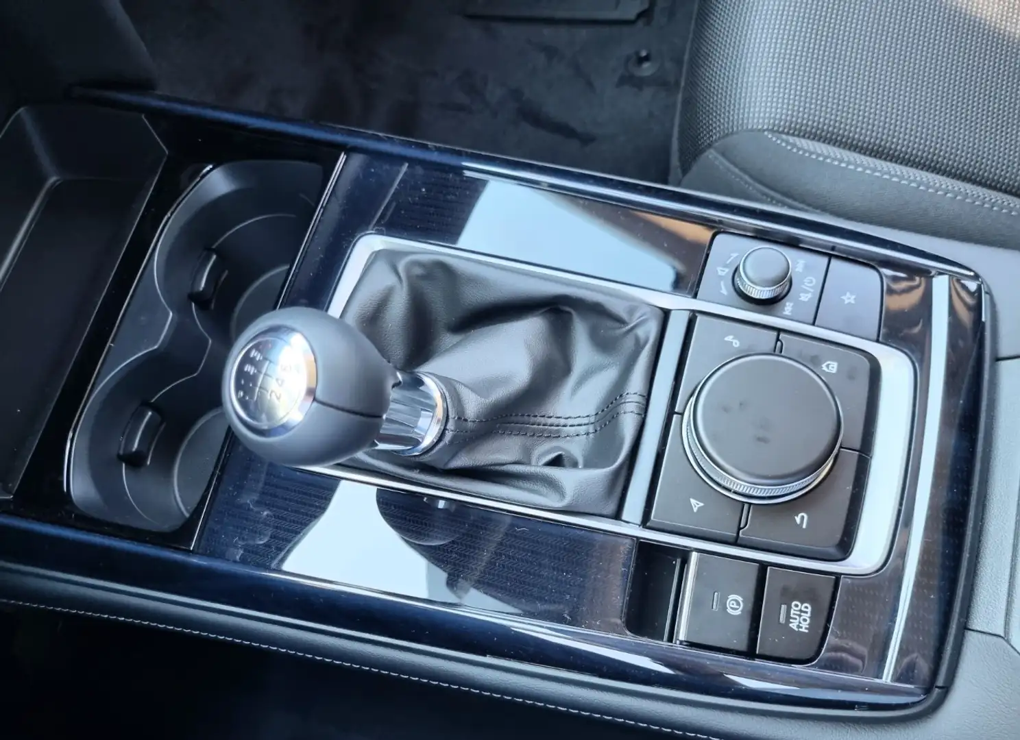 Vehicle image, number 19