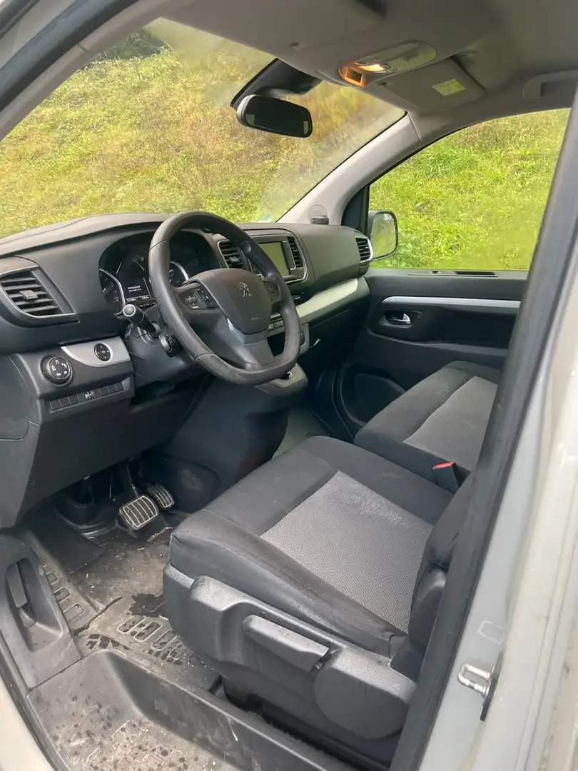 Vehicle image, number 7