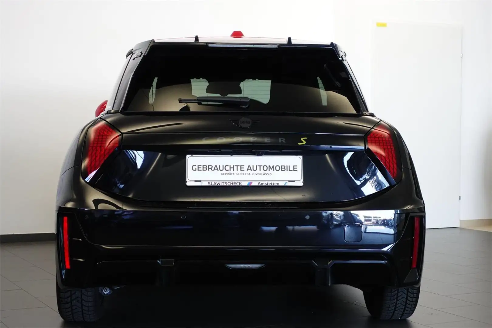 Vehicle image, number 5