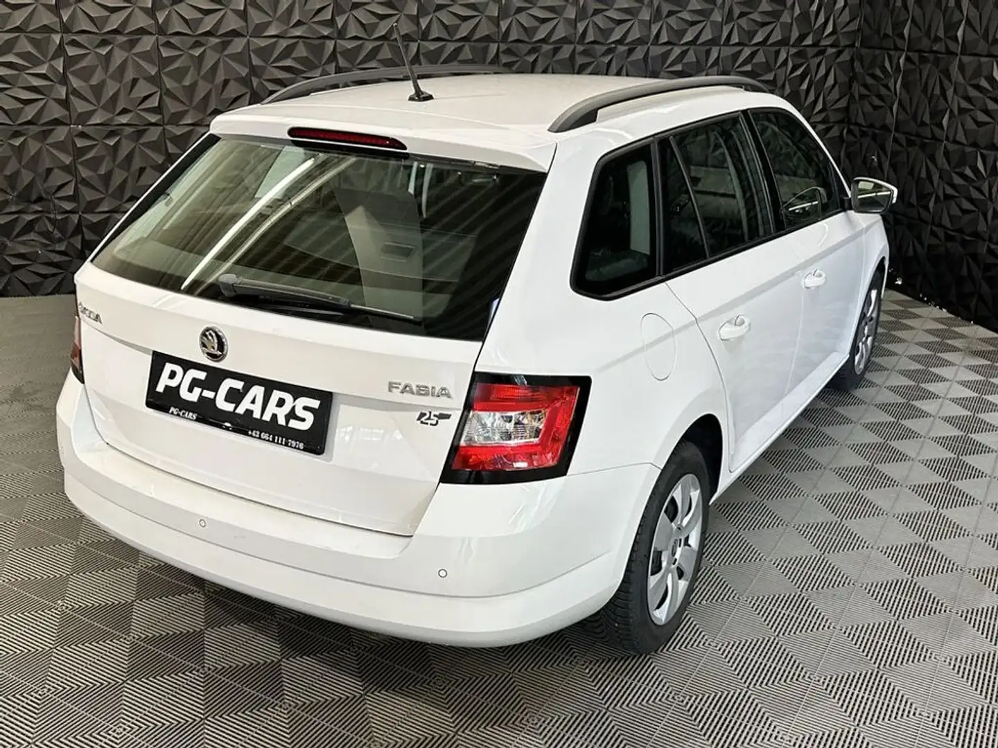 Vehicle image, number 18